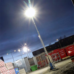 Makinex Sierra 16.7 ft Portable LED Light Tower – 112,000 Lumens – GWG311781