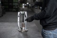 Kukko Heavy 3‑Jaw Universal Puller with Oscillating Jaws – 0–450 mm Spread, 400 mm Reach – 206‑2