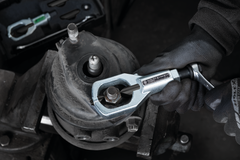 Kukko Heavy-Duty Mechanical Nut Splitter with Balanced Pressure for 10–27 mm Nuts – K‑54‑B