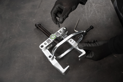 Kukko Cobra 2‑Jaw Bearing Puller with Side Clamp (6–80 mm, 90 mm Reach) – 204‑1
