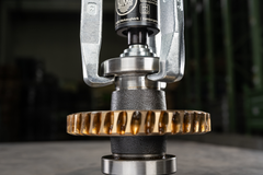 Kukko Heavy‑Duty Knock‑Off Puller (3‑Arm, 621 mm Spread) – 8‑0‑621