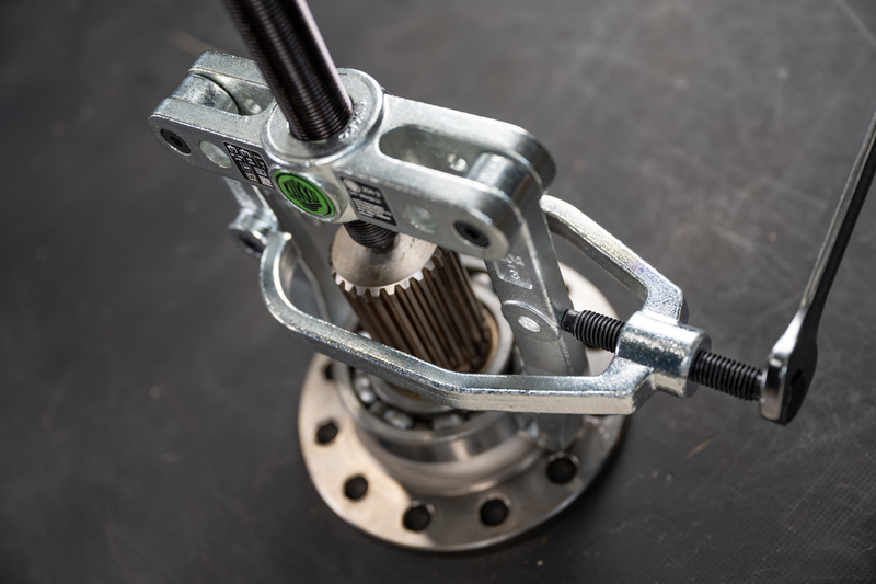 Kukko Cobra 2‑Jaw Bearing Puller with Side Clamp (6–80 mm, 90 mm Reach) – 204‑1
