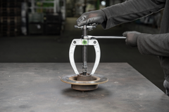 Kukko 2‑Jaw Universal Puller with Standard Jaws – 21‑0