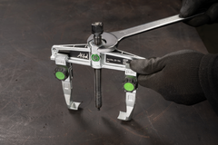 Kukko 2-Jaw Universal Puller with Quick-Adjustable Jaws – 20-30X